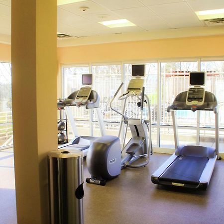 Hilton Garden Inn Redding Bagian luar foto