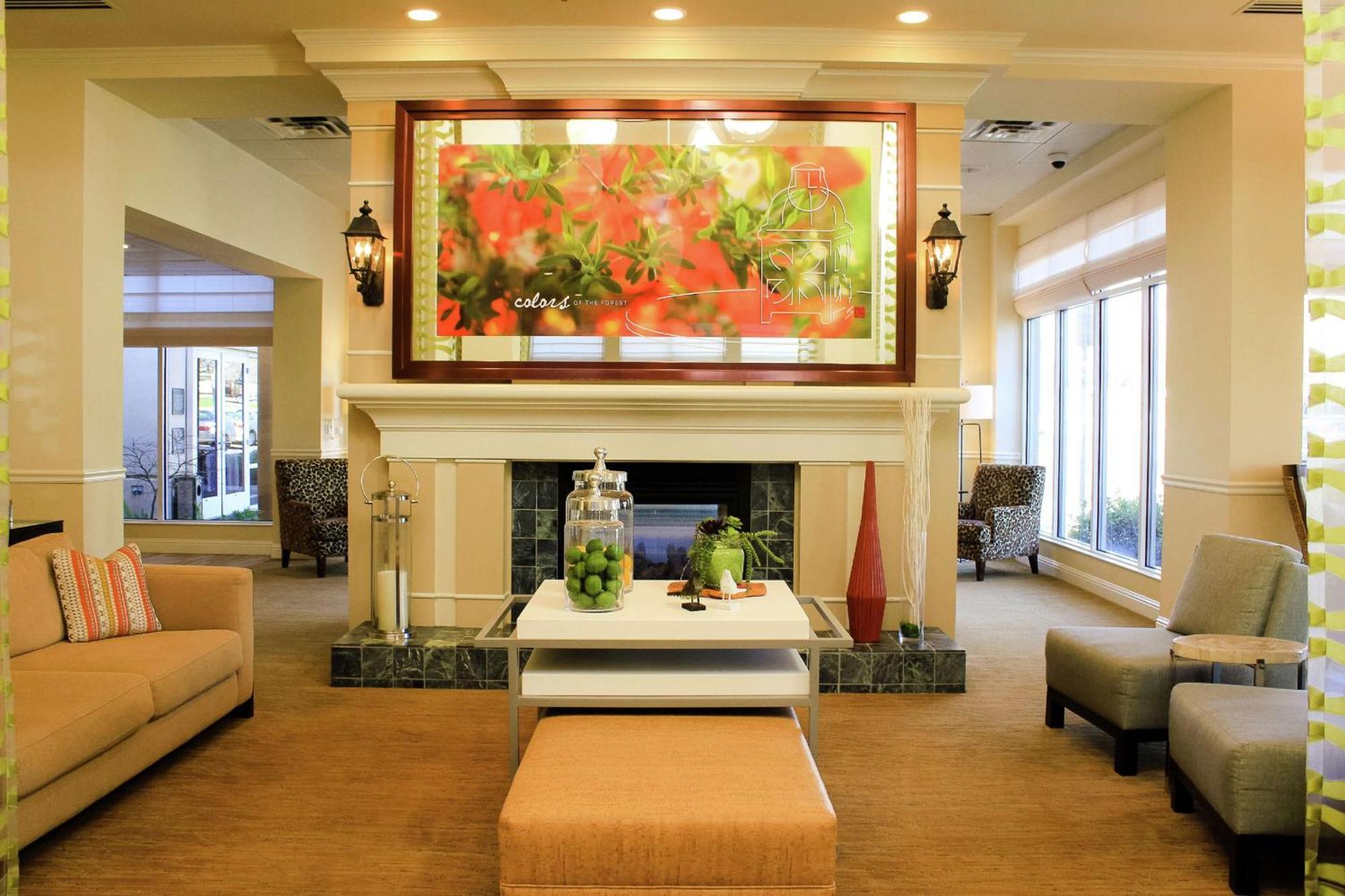 Hilton Garden Inn Redding Bagian luar foto